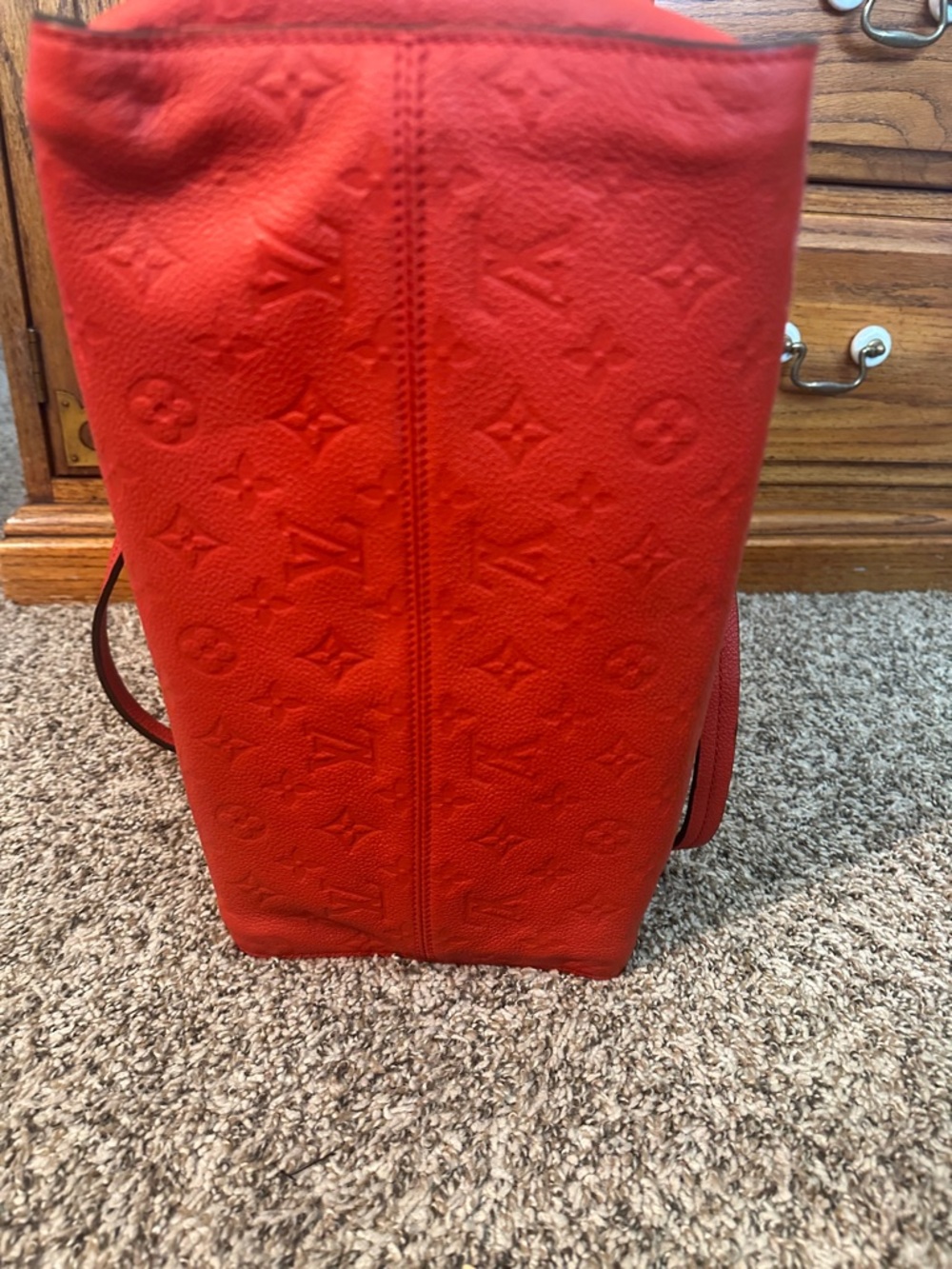 Louis Vuitton Lumineuse Empreinte Red Orient Leather Tote with Gold Hardware - Picture 6 of 16